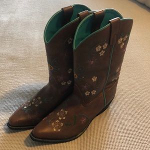Women's size 6 boots